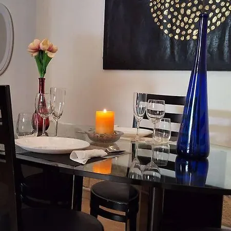 Апартаменты Queen Adeline House *